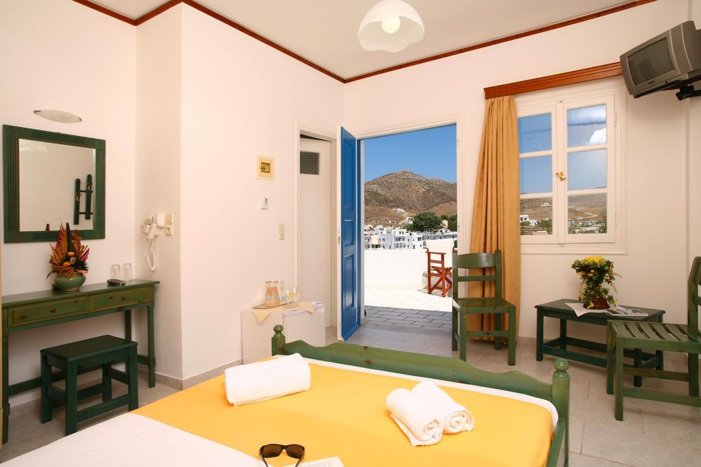 Poseidon Hotel Chora  Room photo