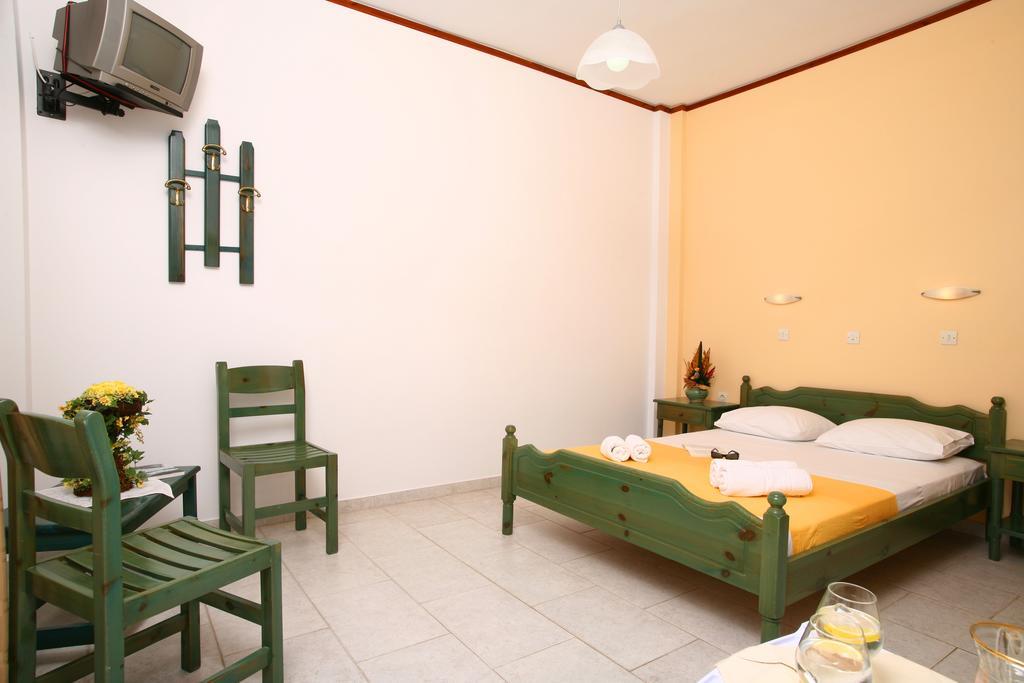 Poseidon Hotel Chora  Room photo