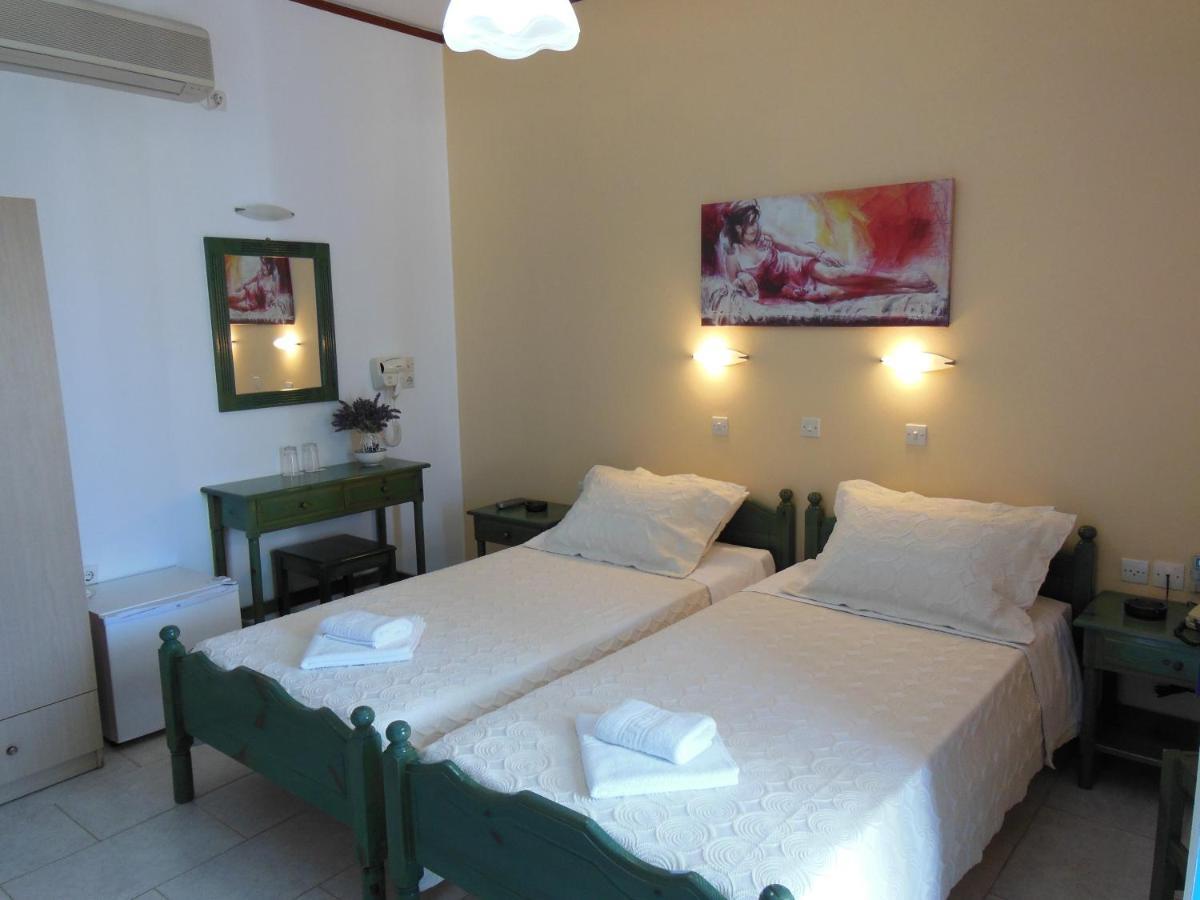 Poseidon Hotel Chora  Room photo